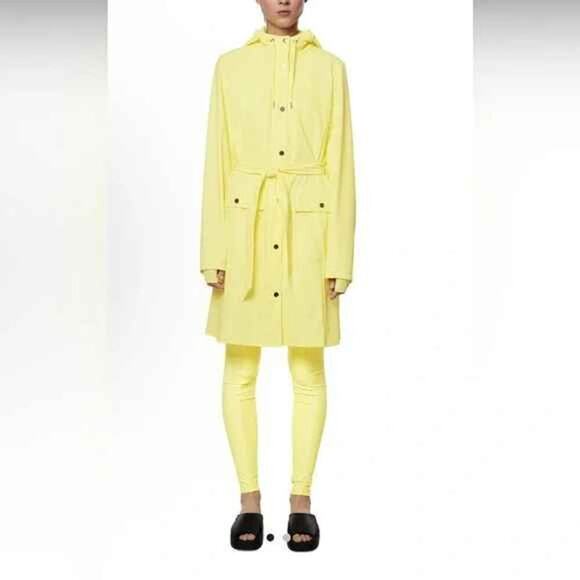 Rains Curve Jacket Belt Waist Yellow Straw Hood Size Small NWT - Picture 6 of 6